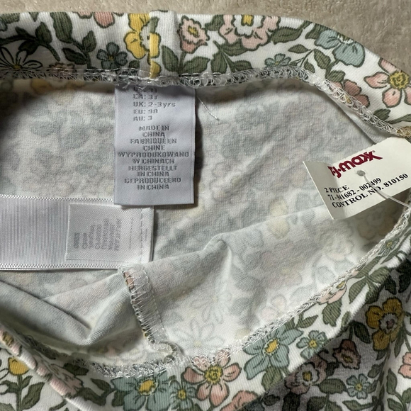 Three-Piece Girls Tahari Coat, Sleeveless Top, Leggings 3T Beige - Picture 8 of 13